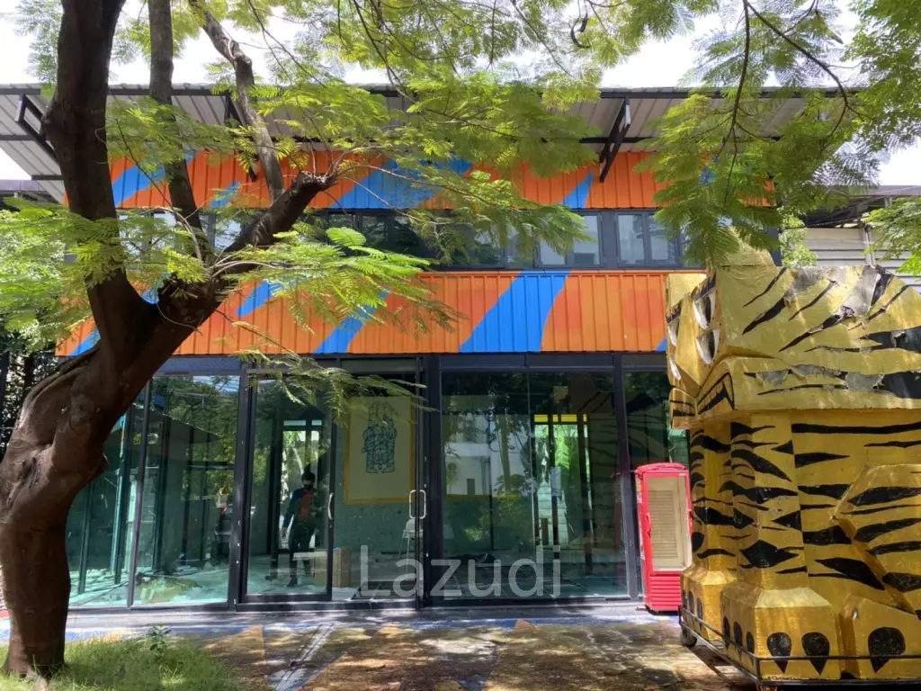 Unique building with large out door space suit