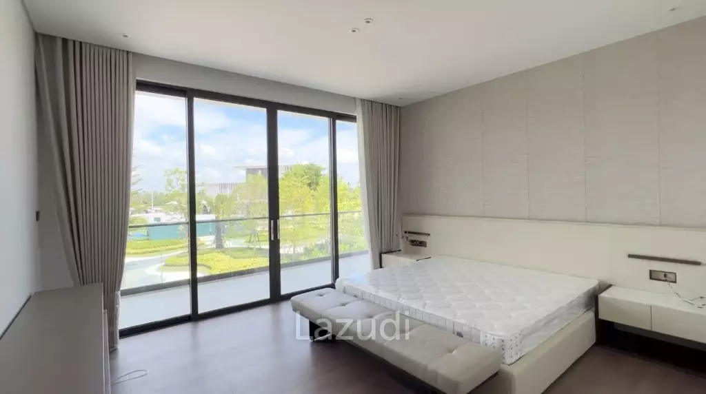 5 Bed 6 Bath 600 SQ.M Glory Village Pattaya