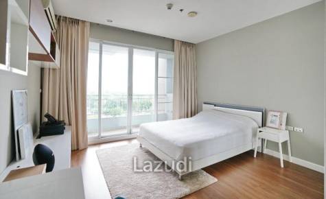 Studio 1 Bath 33.51 SQ.M Circle Condominium