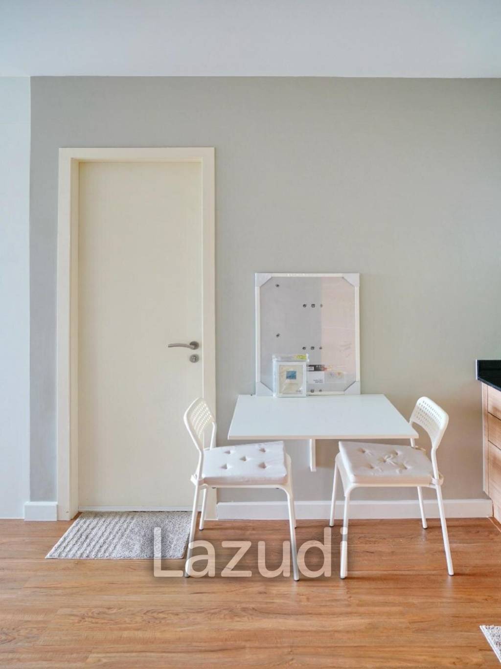 Studio 1 Bath 33.51 SQ.M Circle Condominium