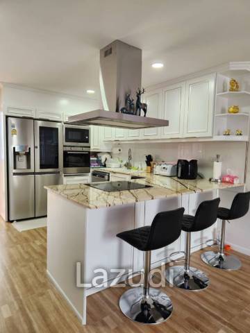 Jomtien Plaza Condotel for Sale