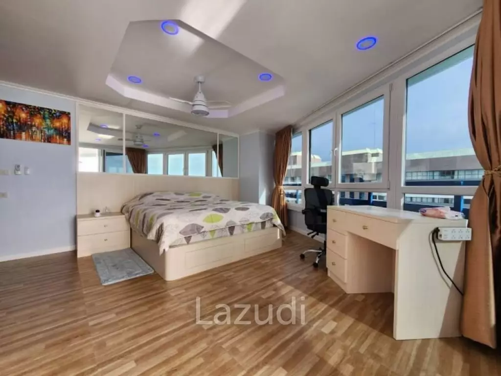 Jomtien Plaza Condotel for Sale