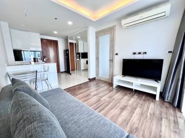 Decorated 1 bedroom available for sale The Peak condo