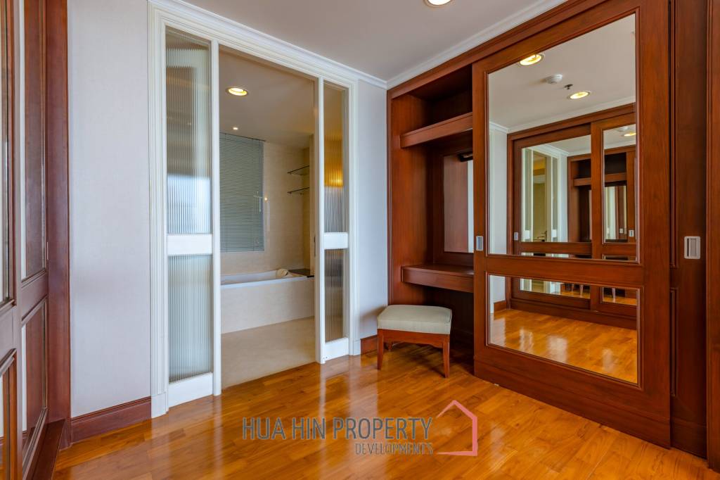 3 Bedrooom With Pool View : Chaam Longbeach For Sale