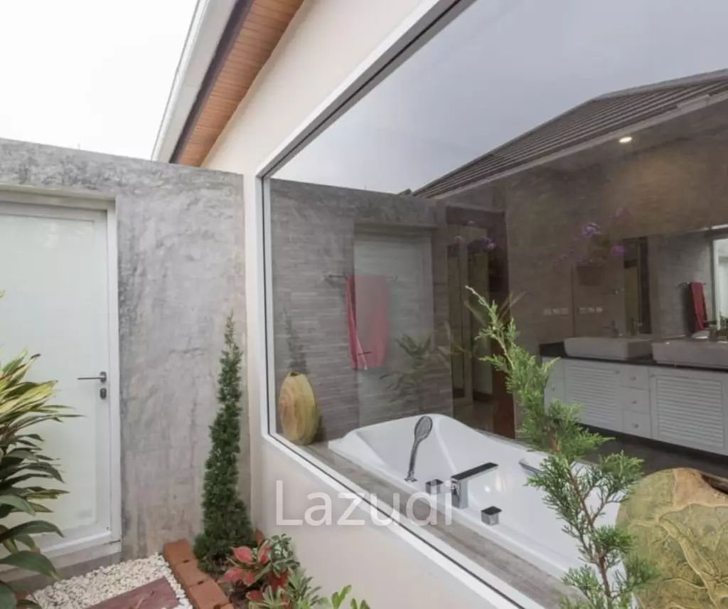 BREEZE HILL   :  3 bed pool villa