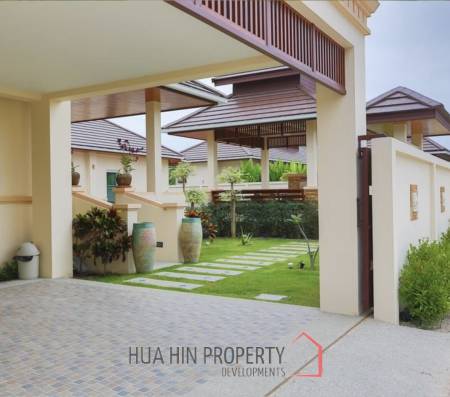 BREEZE HILL   :  3 bed pool villa