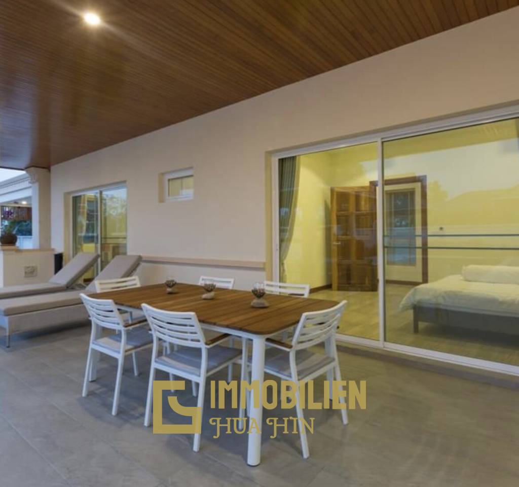 BREEZE HILL   :  3 bed pool villa