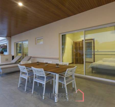 BREEZE HILL   :  3 bed pool villa