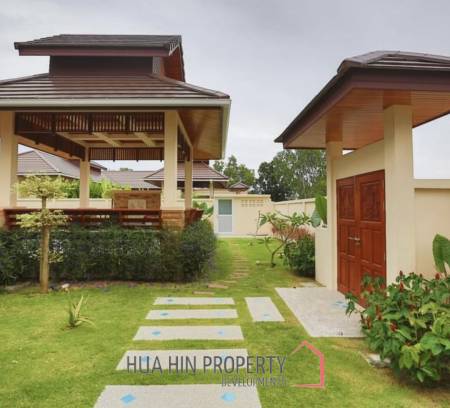 BREEZE HILL   :  3 bed pool villa