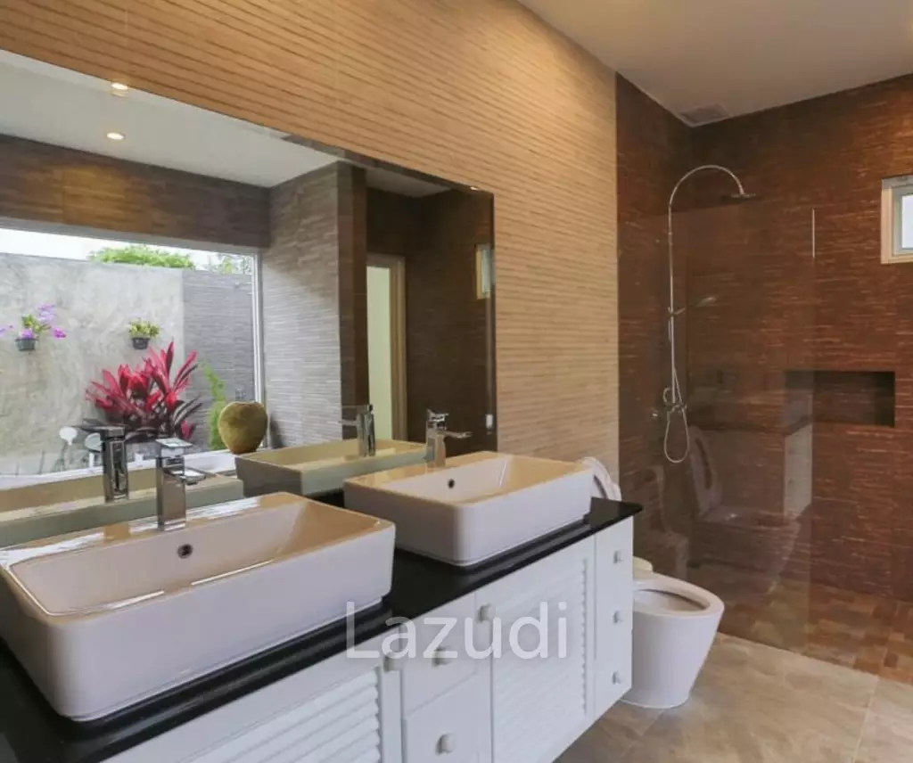 BREEZE HILL   :  3 bed pool villa