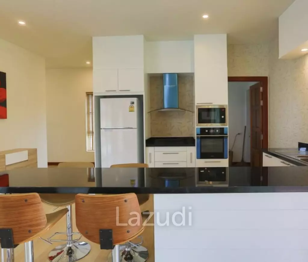 BREEZE HILL   :  3 bed pool villa