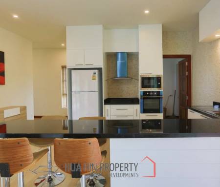 BREEZE HILL   :  3 bed pool villa