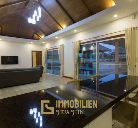 BREEZE HILL   :  3 bed pool villa