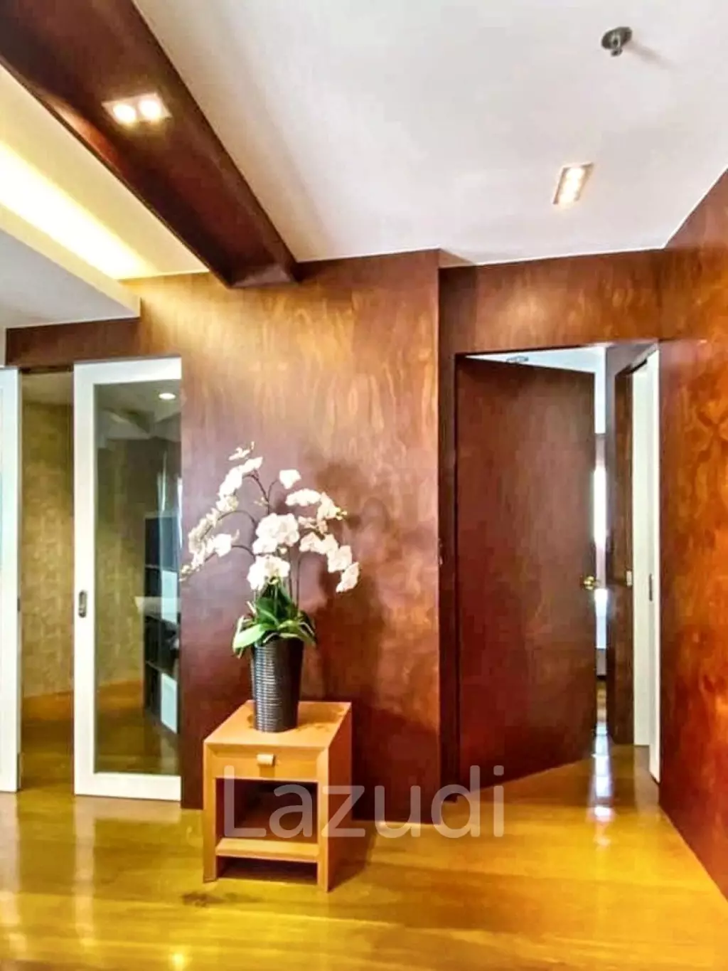 1 Bed 2 Bath 105 SQ.M Sathorn Gardens