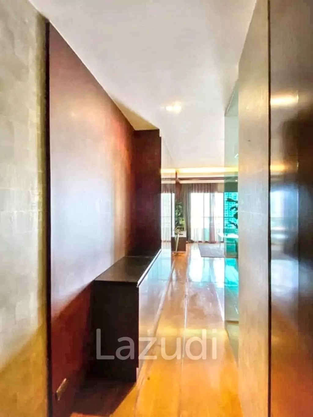 1 Bed 2 Bath 105 SQ.M Sathorn Gardens