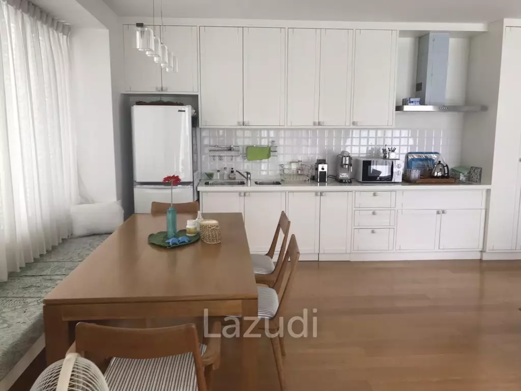 2 Bedroom Pool View : Malibu Condominium