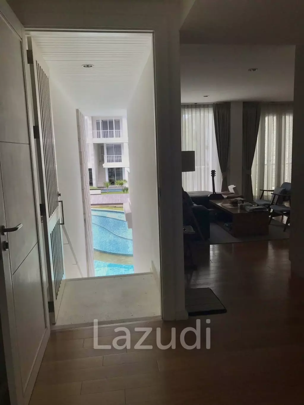 2 Bedroom Pool View : Malibu Condominium