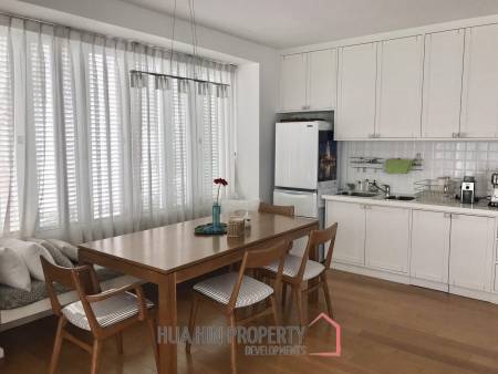 2 Bedroom Pool View : Malibu Condominium