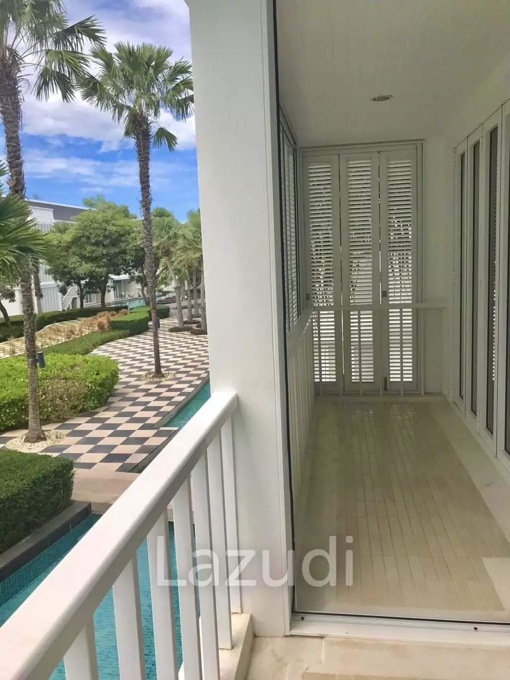 2 Bedroom Pool View : Malibu Condominium