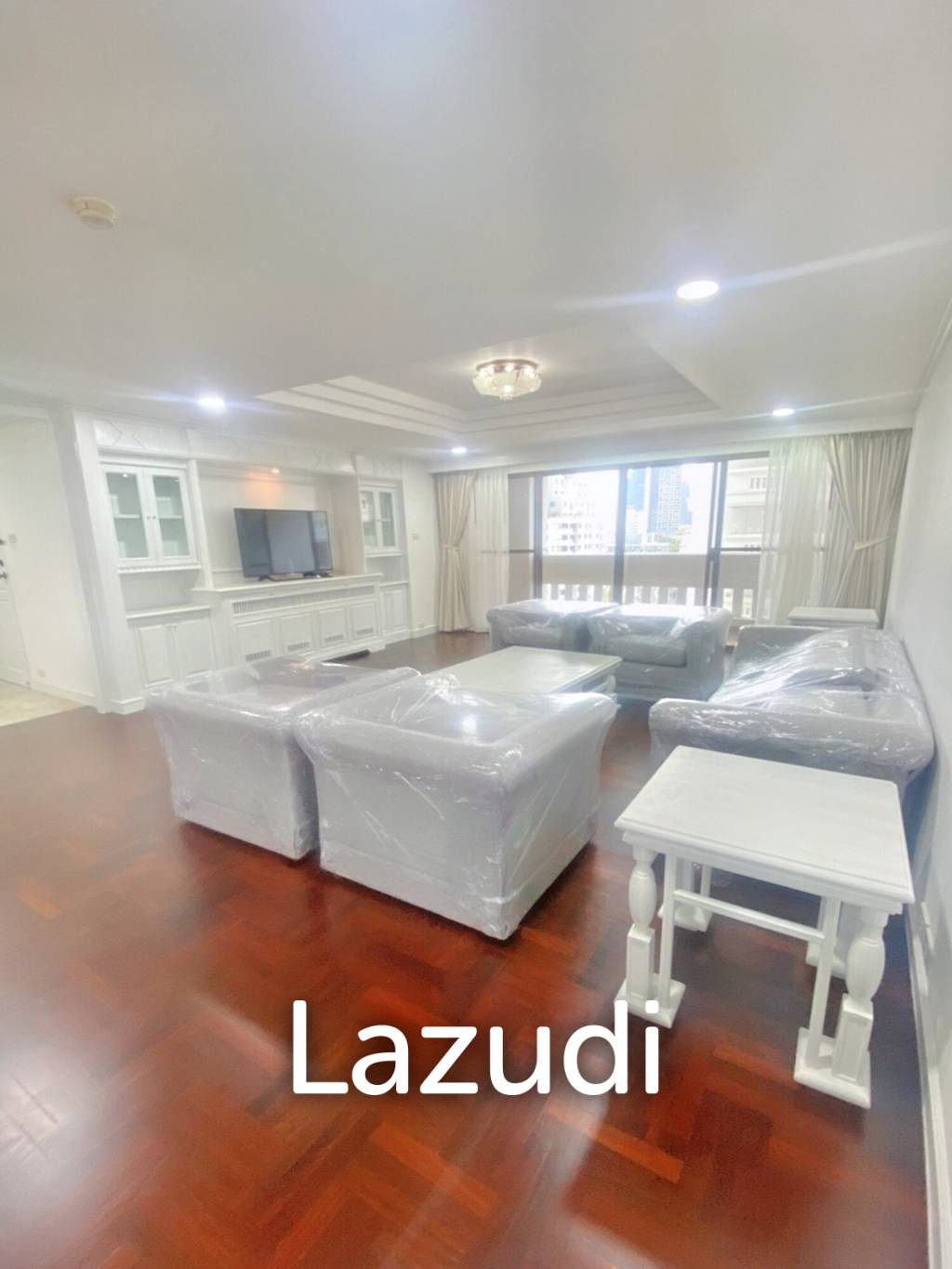 3 Bed 3 Bath 300 SQ.M Sethiwan Mansion