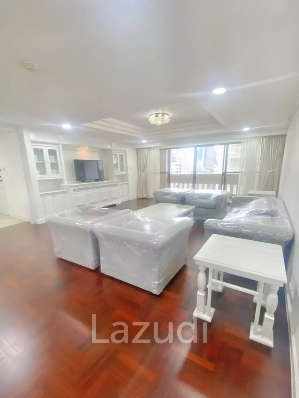 3 Bed 3 Bath 300 SQ.M Sethiwan Mansion