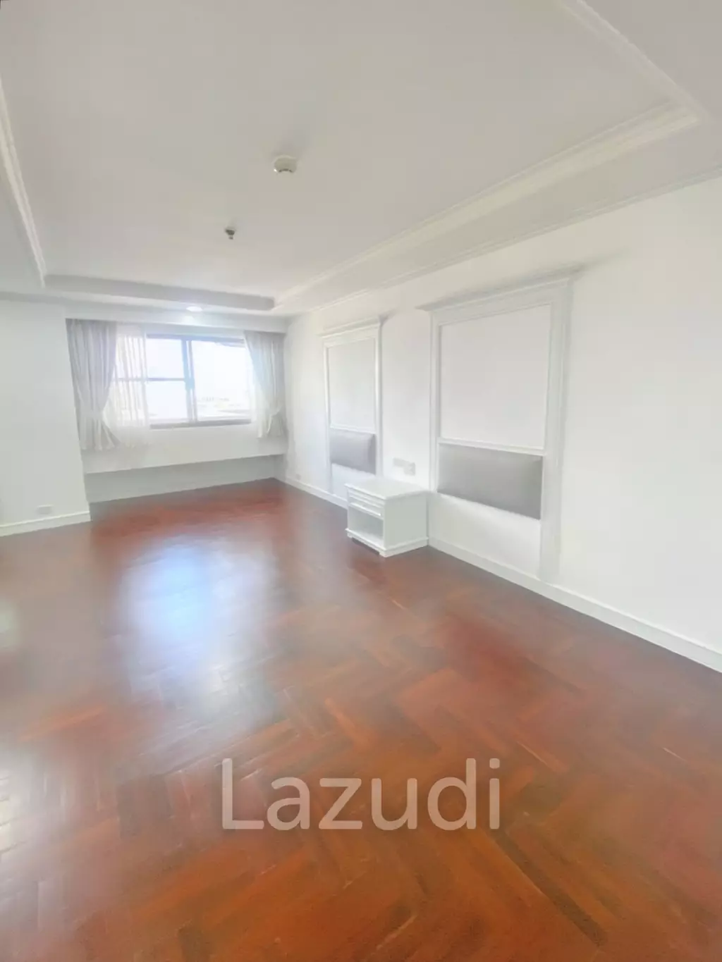 3 Bed 3 Bath 300 SQ.M Sethiwan Mansion