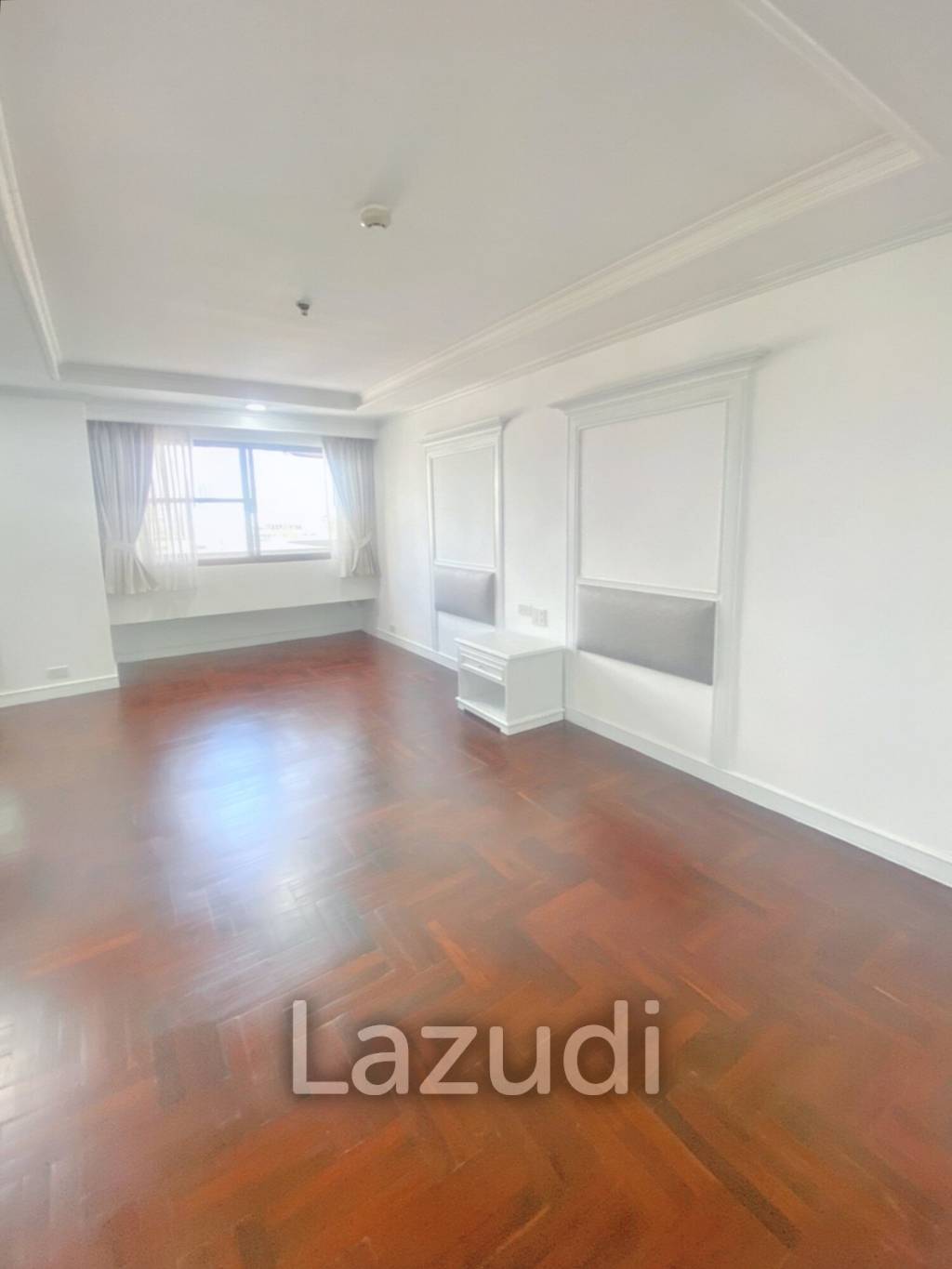 3 Bed 3 Bath 300 SQ.M Sethiwan Mansion