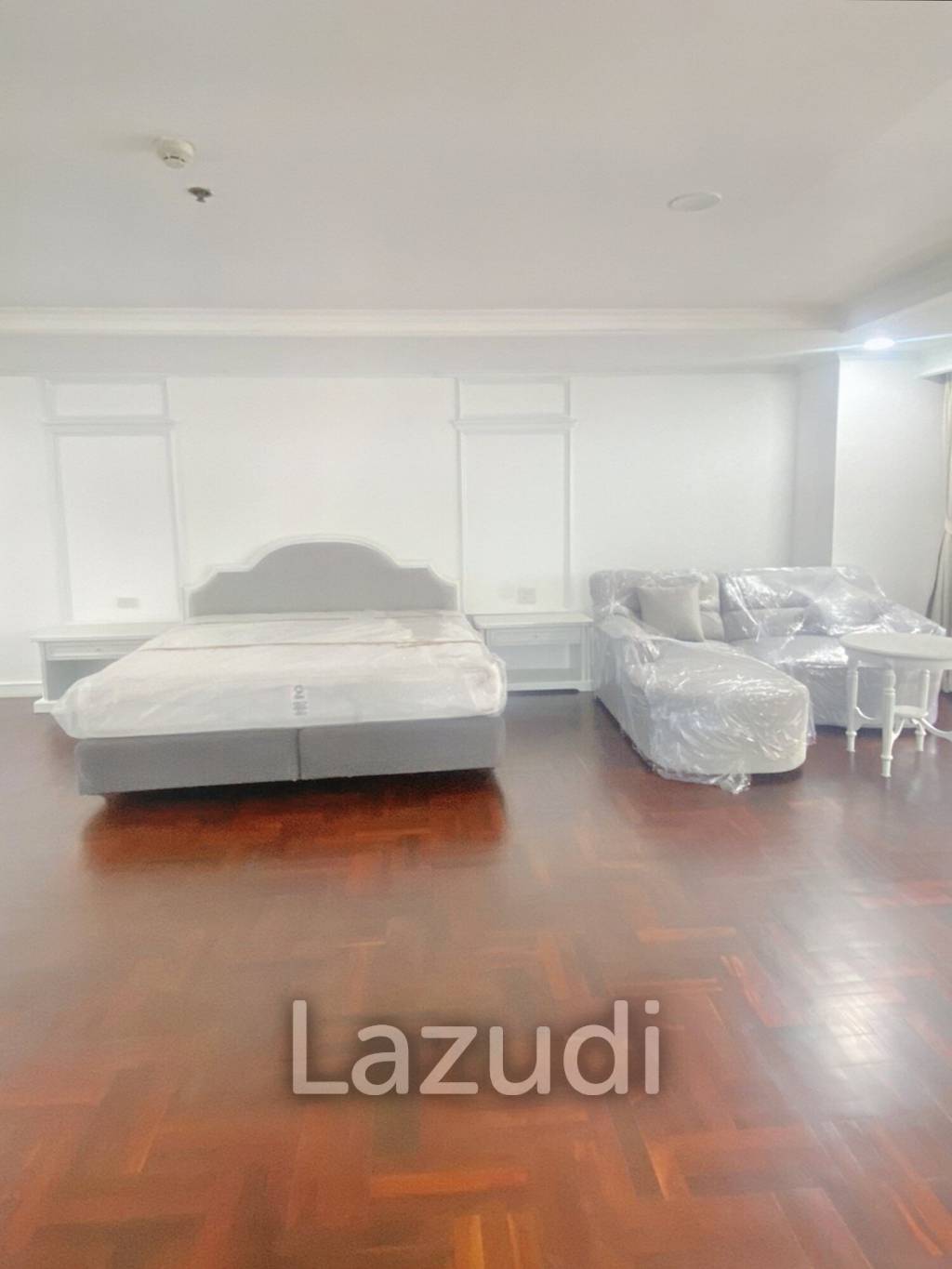 3 Bed 3 Bath 300 SQ.M Sethiwan Mansion