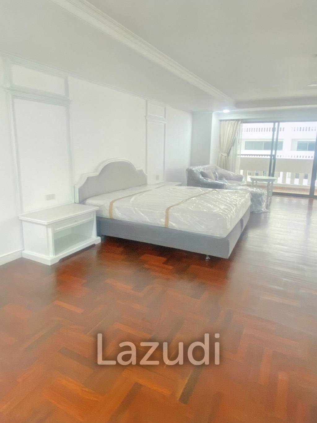 3 Bed 3 Bath 300 SQ.M Sethiwan Mansion