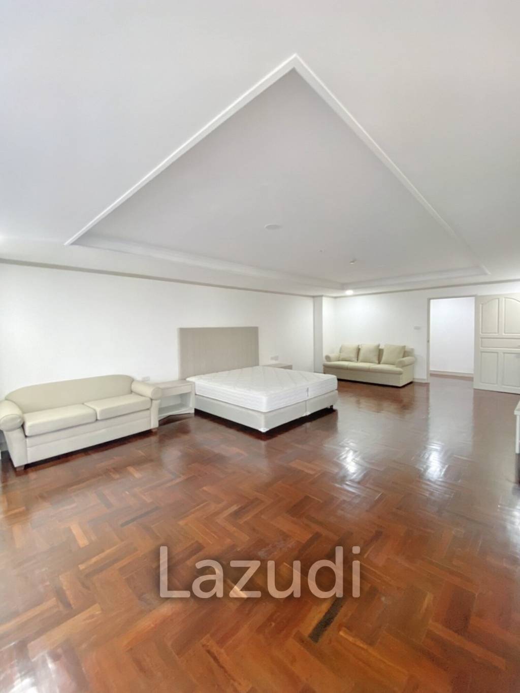 3 Bed 3 Bath 325 SQ.M Sethiwan Mansion