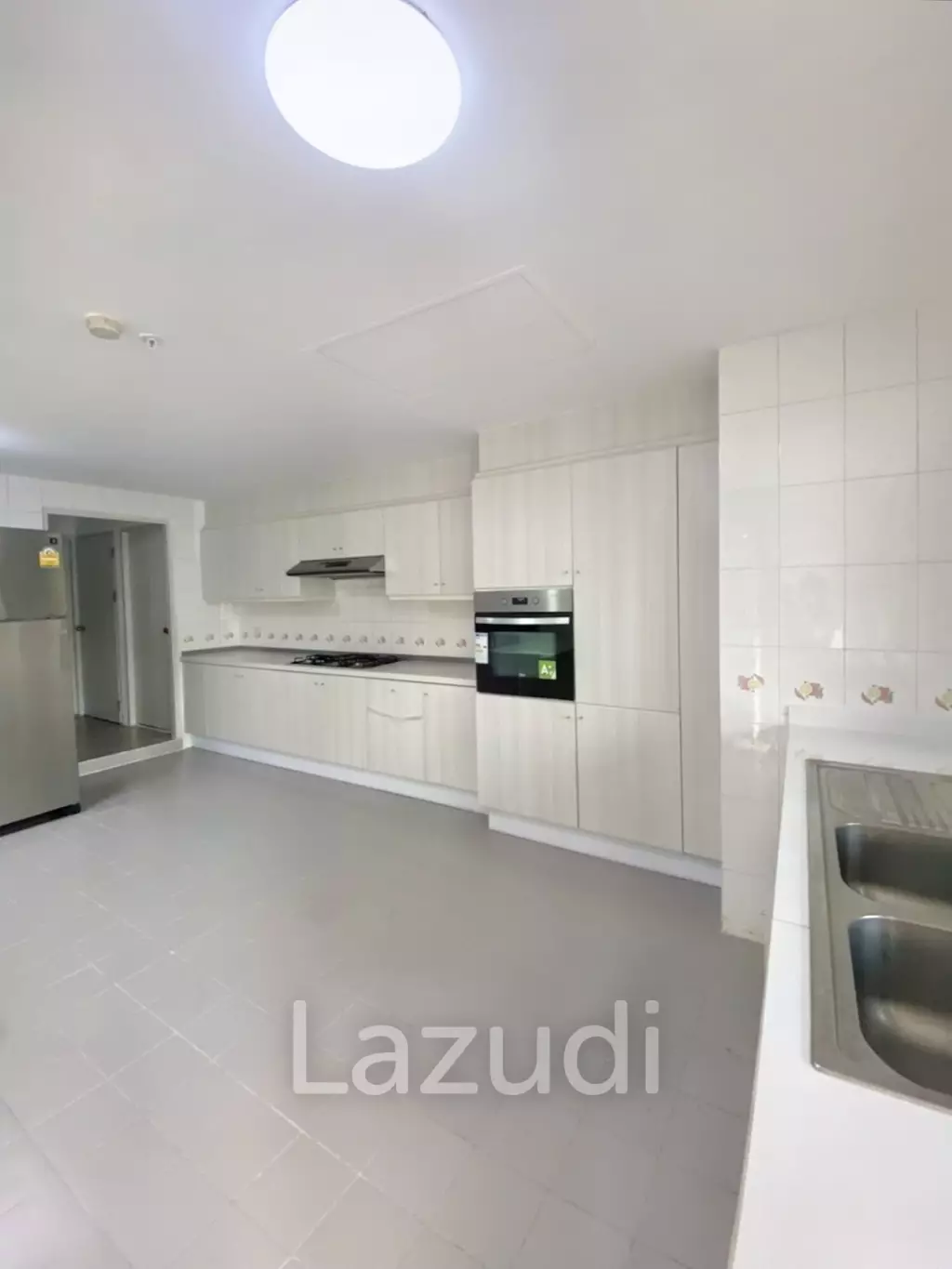 3 Bed 3 Bath 325 SQ.M Sethiwan Mansion