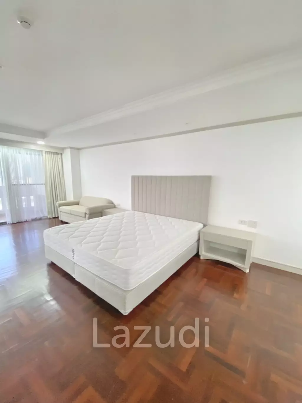 3 Bed 3 Bath 325 SQ.M Sethiwan Mansion