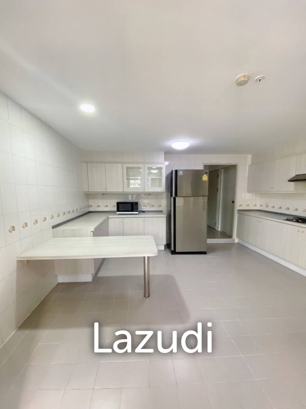 3 Bed 3 Bath 325 SQ.M Sethiwan Mansion