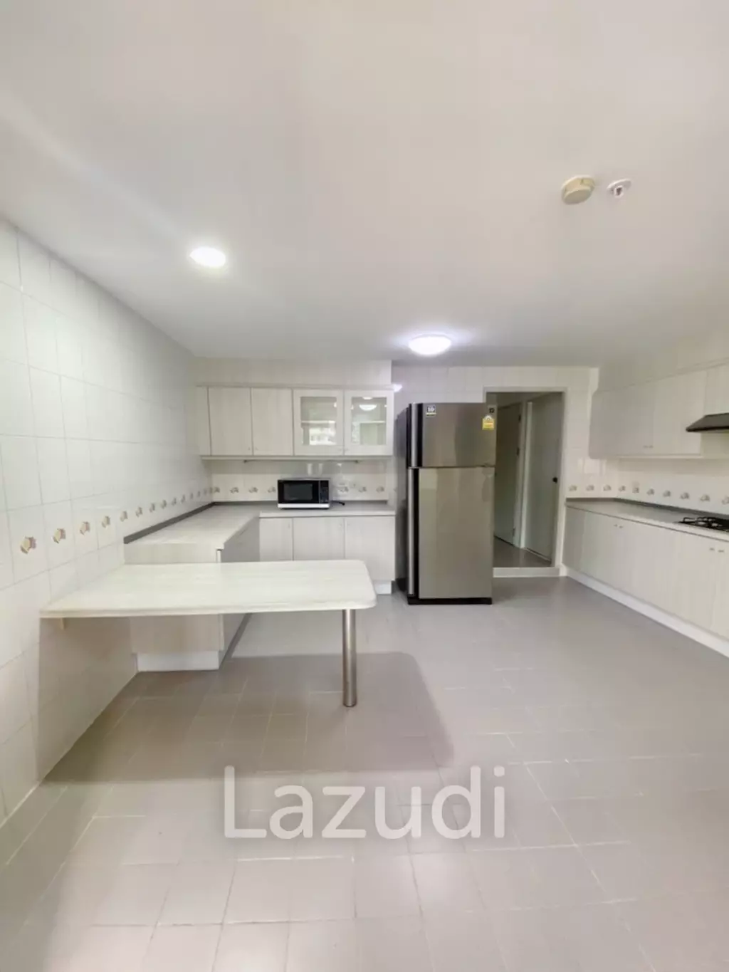 3 Bed 3 Bath 325 SQ.M Sethiwan Mansion