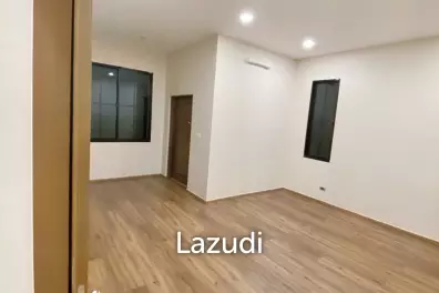 5 Bed 6 Bath 703 SQ.M The Palazzo Pinklao