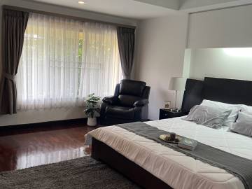 3 Bed 3 Bath 200 SQ.M Charktip Court