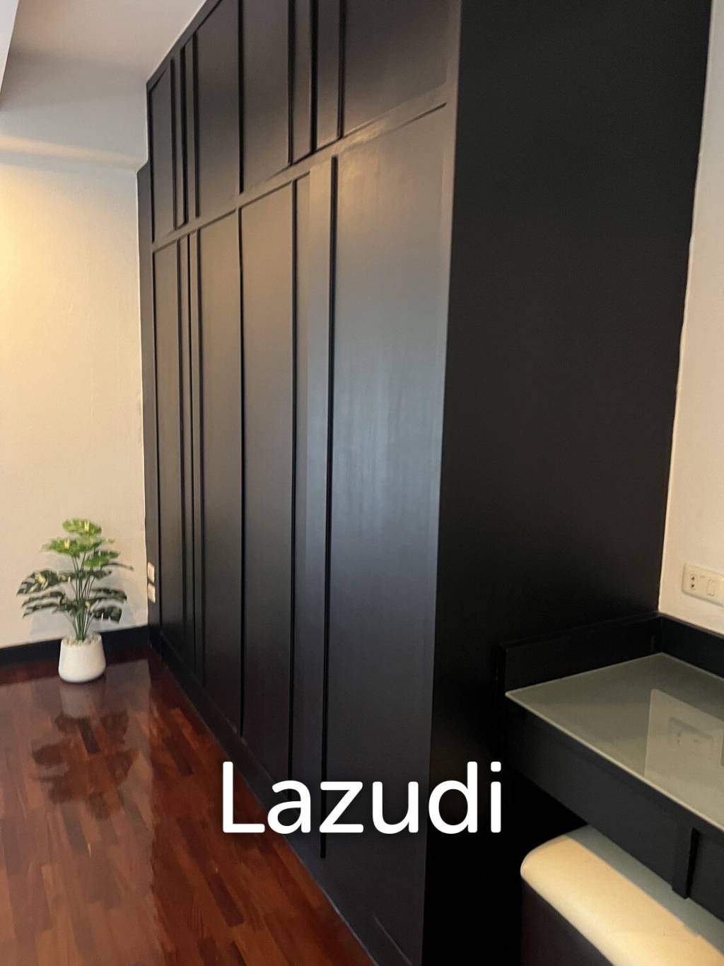 3 Bed 2 Bath 200 SQ.M Charktip Court