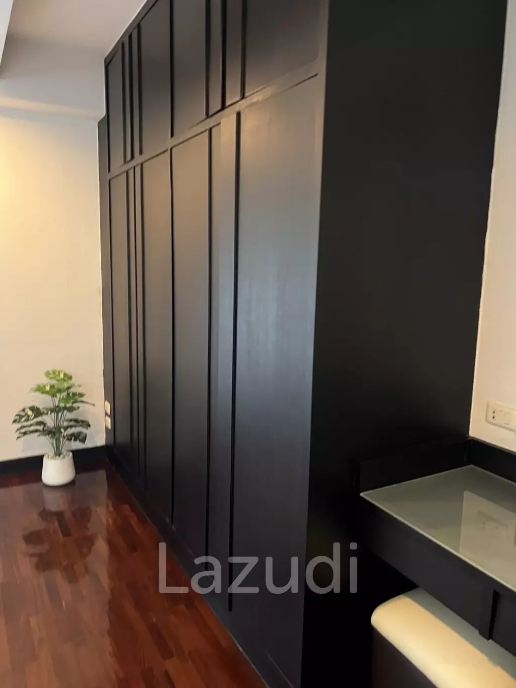 3 Bed 2 Bath 200 SQ.M Charktip Court