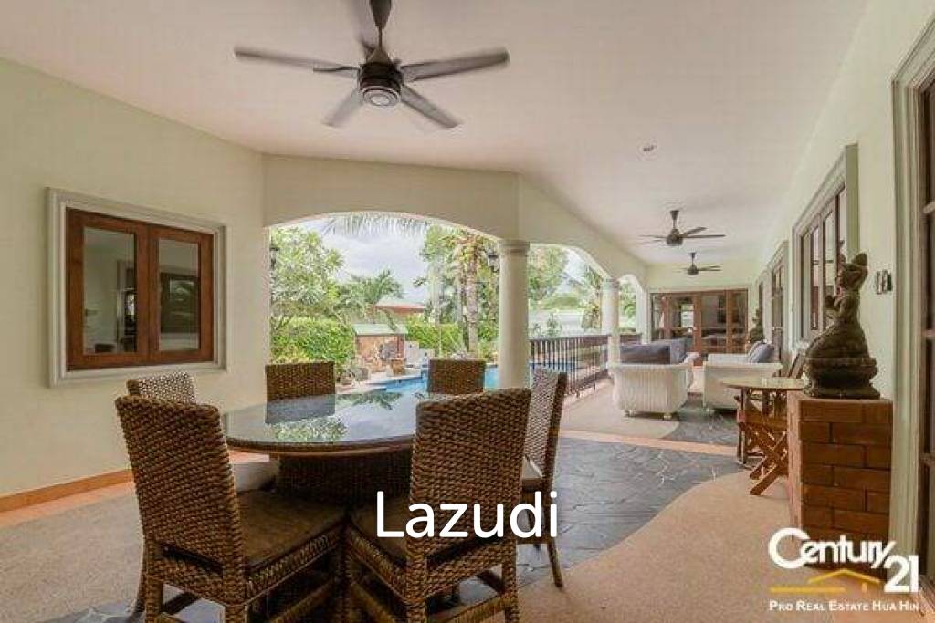 1,300 Sqm 4 Bed 3 Bath Villa For Sale