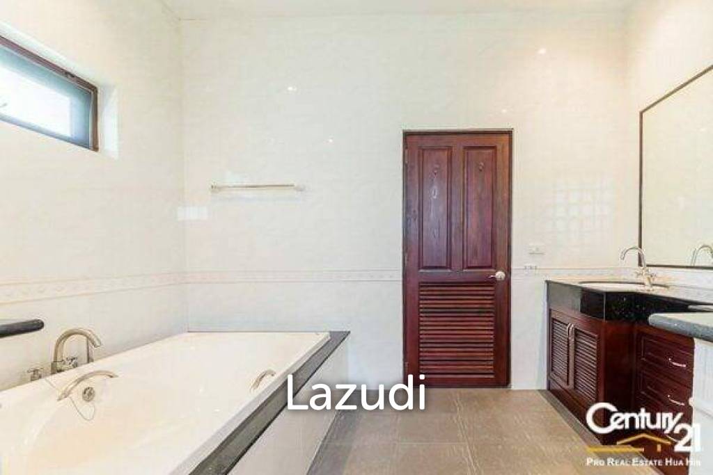 1,300 Sqm 4 Bed 3 Bath Villa For Sale