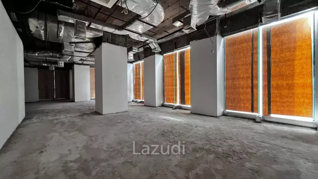 Retail Shop For Rent At Thanapoom Tower