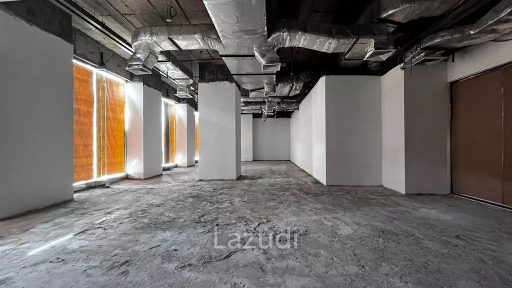 Retail Shop For Rent At Thanapoom Tower