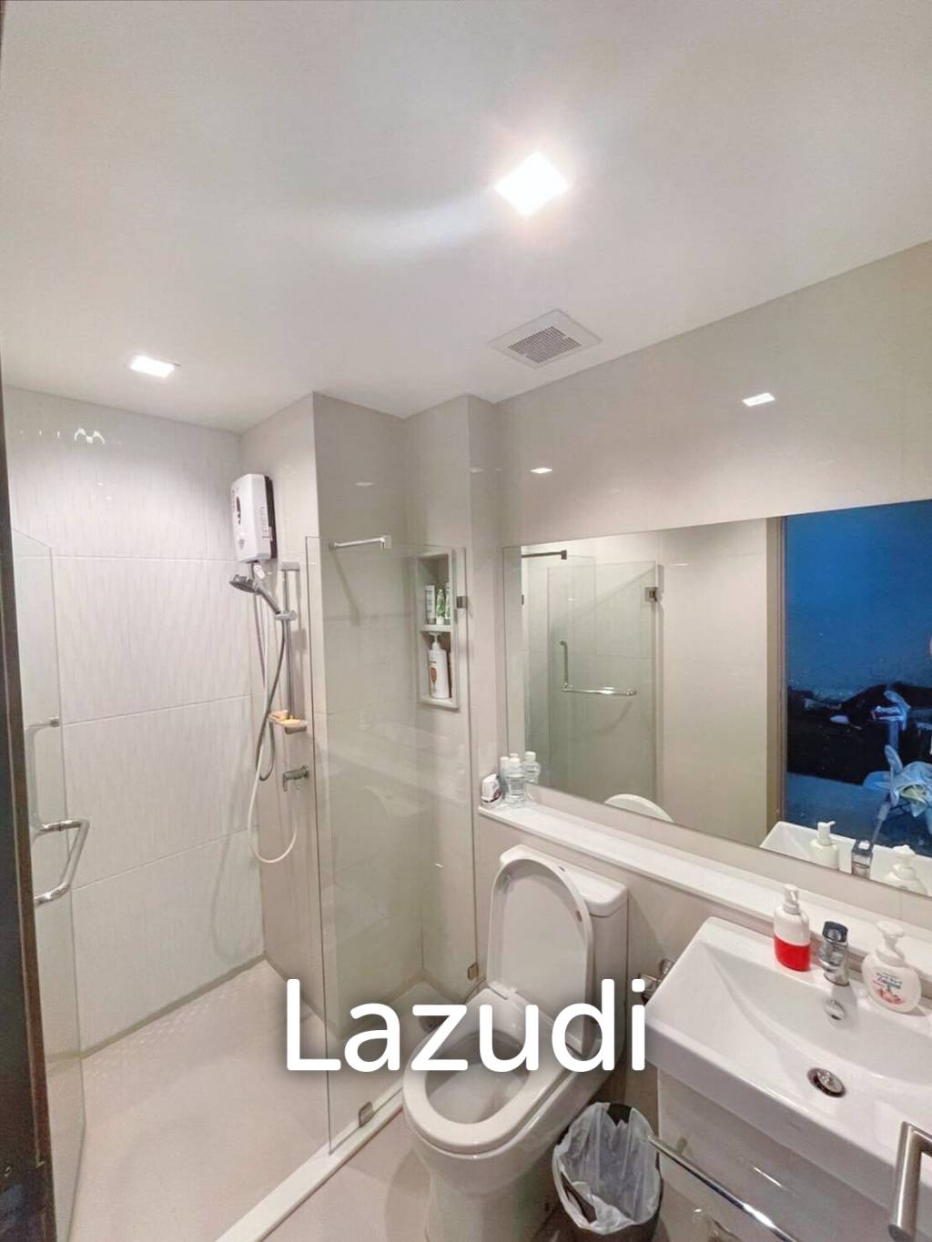 1 Bed 1 Bath 33 SQ.M LIFE Asoke - Rama 9