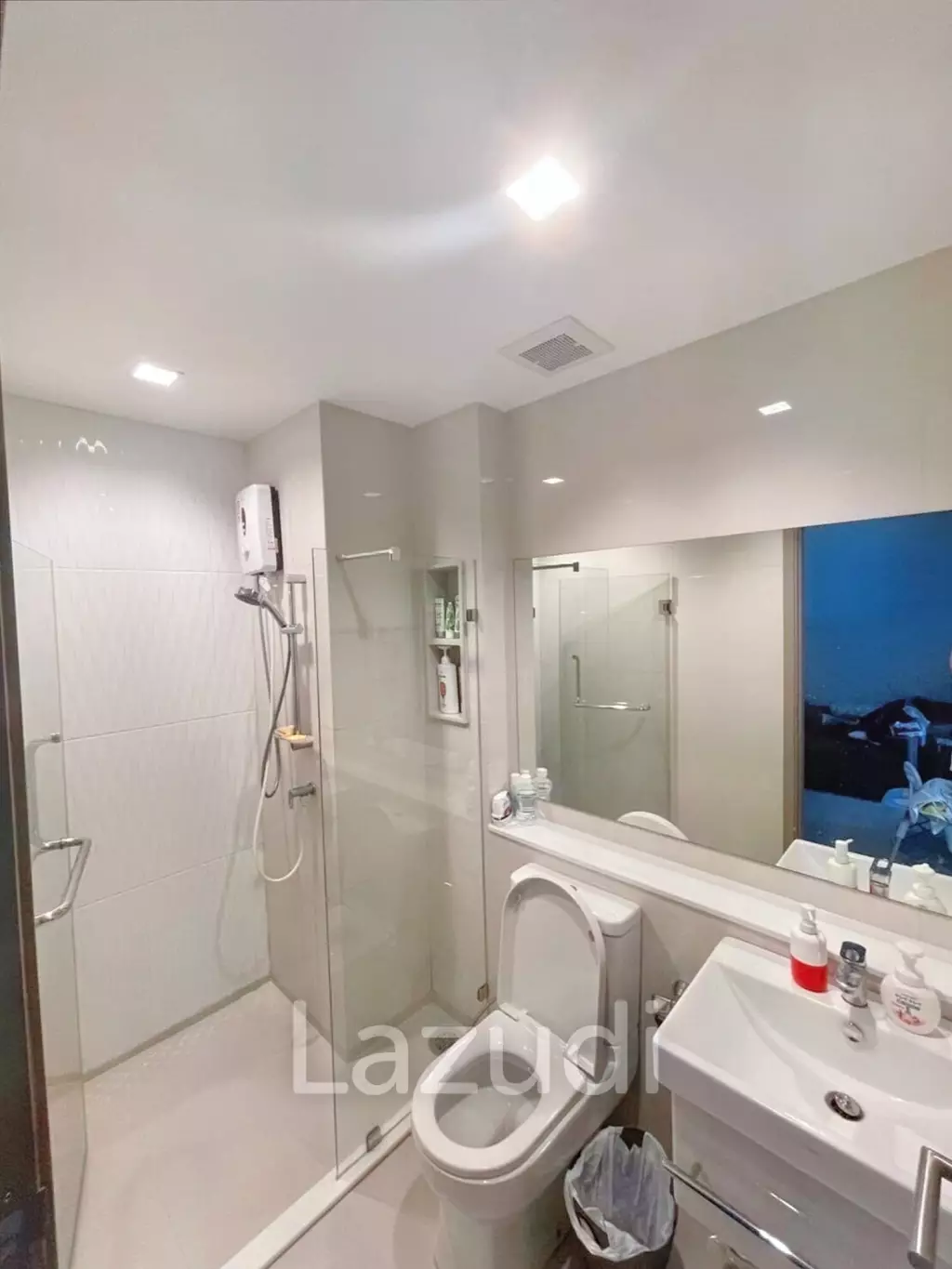 1 Bed 1 Bath 33 SQ.M LIFE Asoke - Rama 9