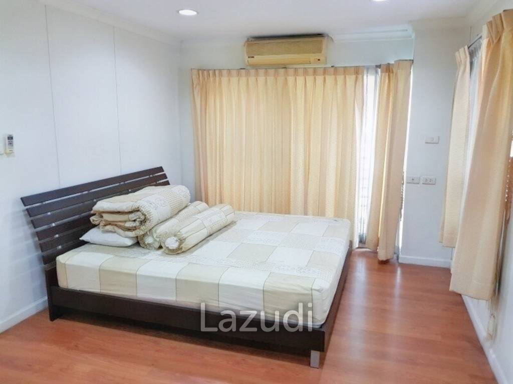 2 Bed 70 SQ.M. Lumpini Suite Sukhumvit 41