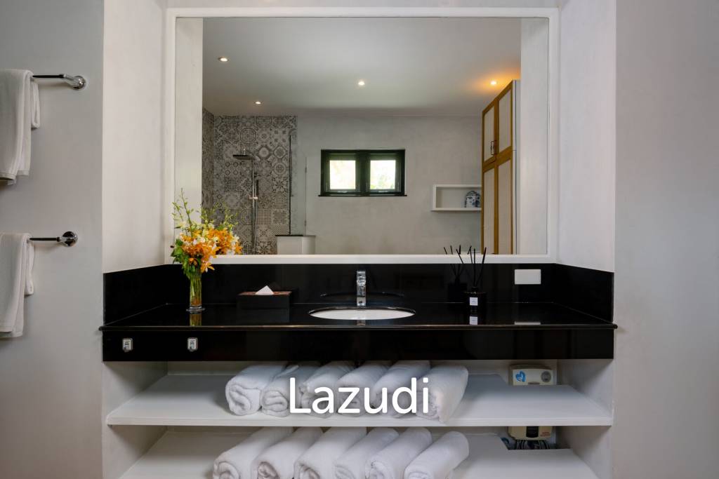 BANYAN RESIDENCES : Luxury Bali Style 5 Bed Pool Villa on large land plot