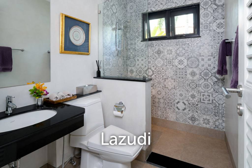 BANYAN RESIDENCES : Luxury Bali Style 5 Bed Pool Villa on large land plot