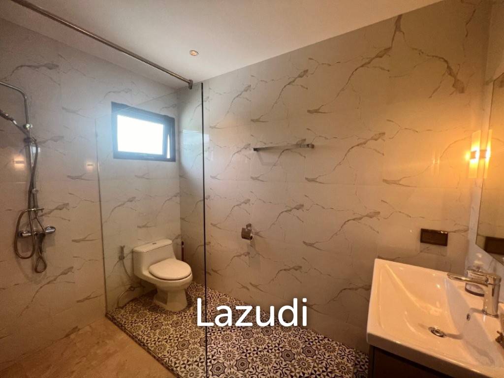 BANYAN RESIDENCES : Luxury Bali Style 5 Bed Pool Villa on large land plot