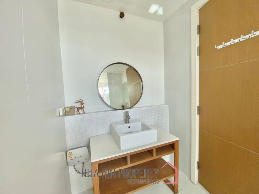 The seacraze : 2 Bed 2 Bath Sea View For Sale