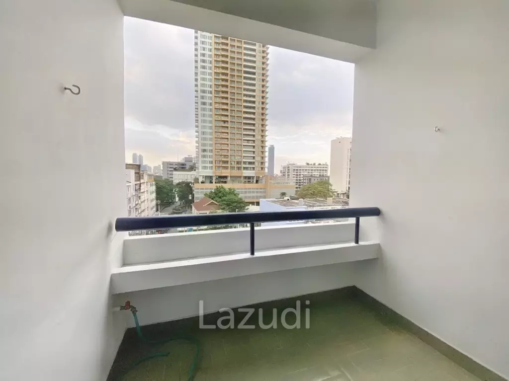 3 Bed 3 Bath 250 SQ.M Prompong Mansion
